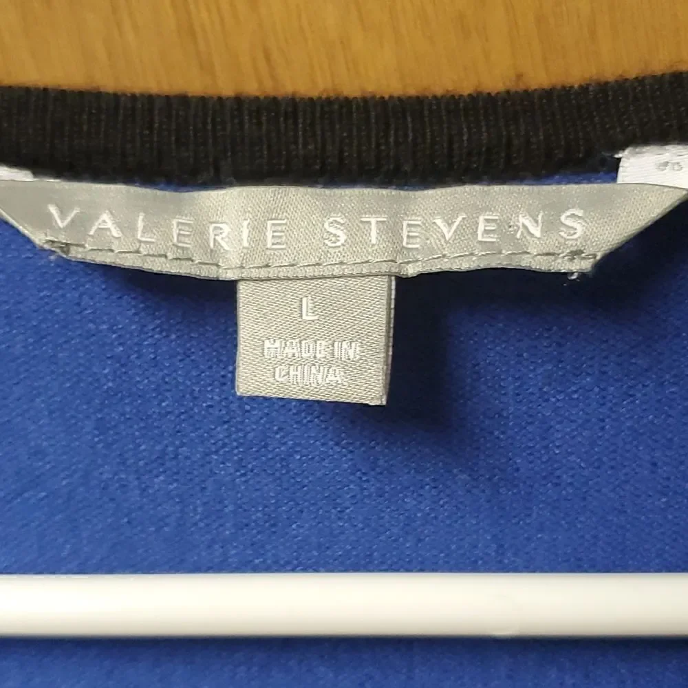 Valerie Steven's Womans Blue/Black Colorblock Sweater, Size  Medium